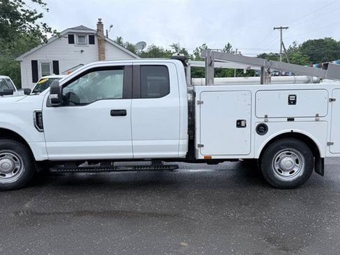 Used 2017 Ford F250 XL w/ Power Equipment Group RWD image 9