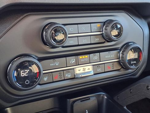 New 2025 Ford Bronco Outer Banks w/ Sasquatch Package image 8