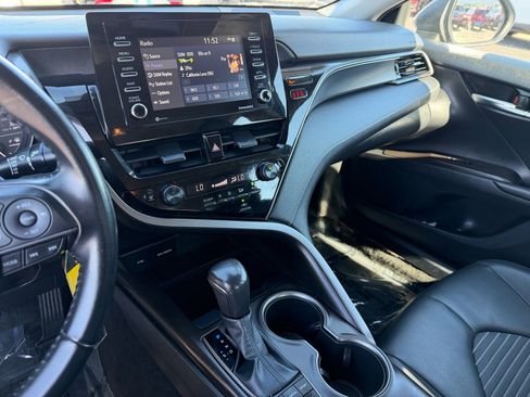 Used 2022 Toyota Camry SE image 24