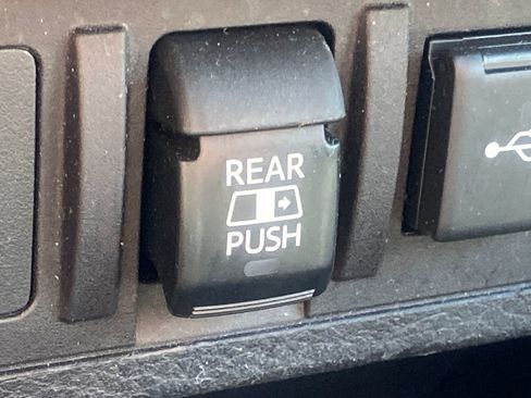 Used 2022 Toyota Tacoma TRD Sport image 27