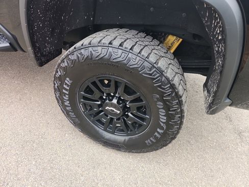 Used 2025 Chevrolet Silverado 2500 ZR2 image 53