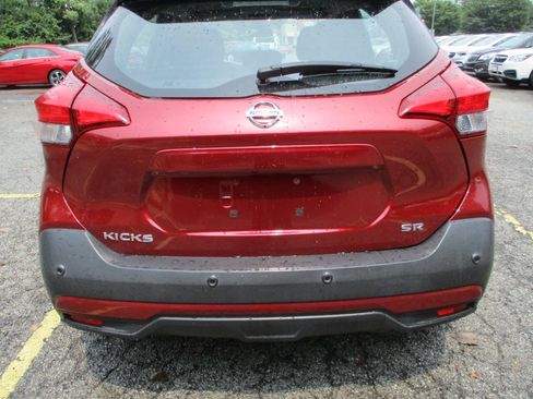 Used 2020 Nissan Kicks SR FWD image 17