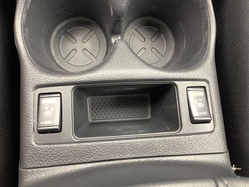 Used 2018 Nissan Rogue SV AWD/4WD image 21