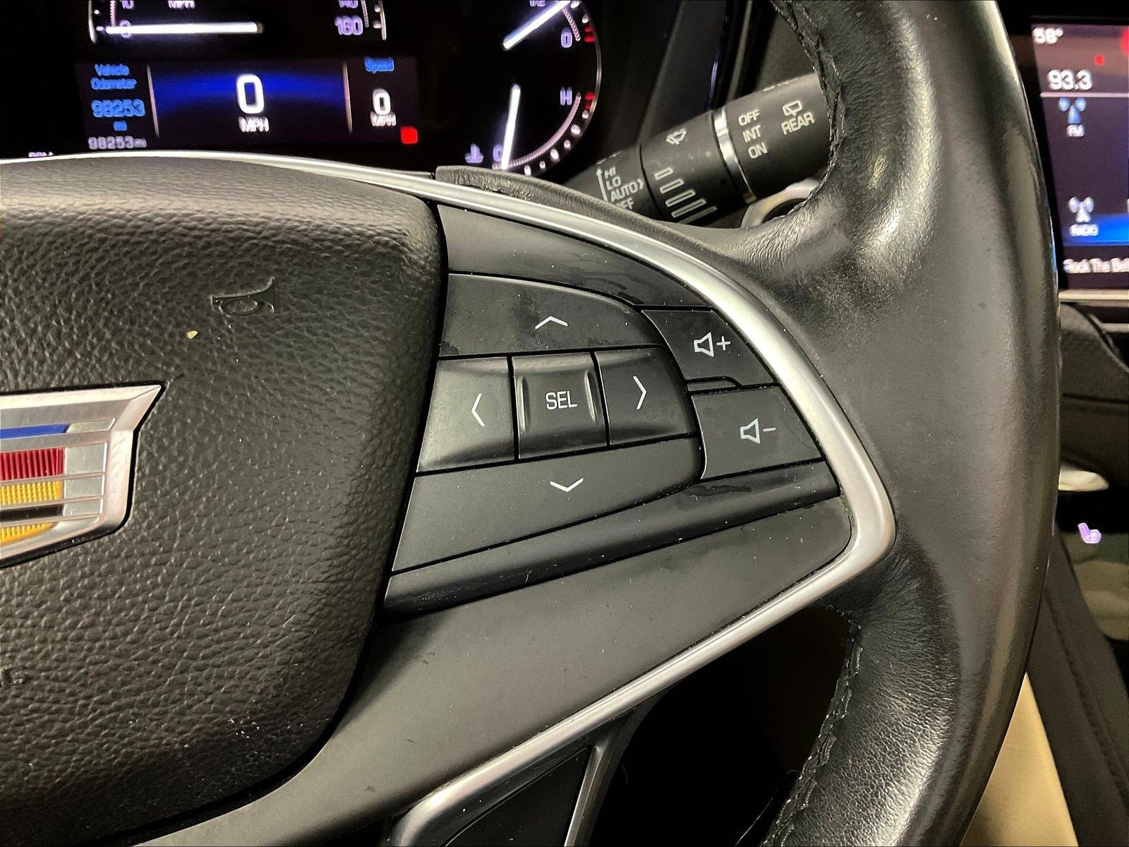 Used 2017 Cadillac XT5 Luxury w/ Driver Awareness Package FWD image 12