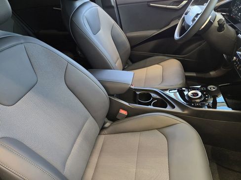 New 2026 Kia Niro Wind FWD image 10