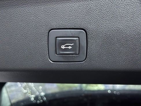 Used 2020 Buick Encore GX Essence w/ Experience Buick Package image 40