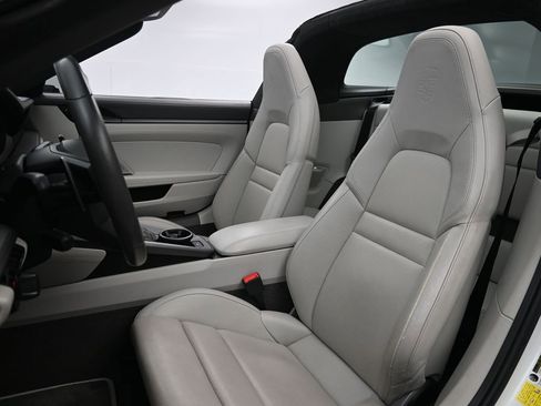 Certified 2021 Porsche 911 Targa 4S image 5