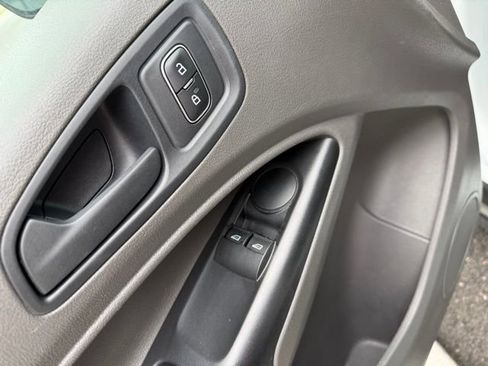 Used 2021 Ford Transit Connect XL image 18