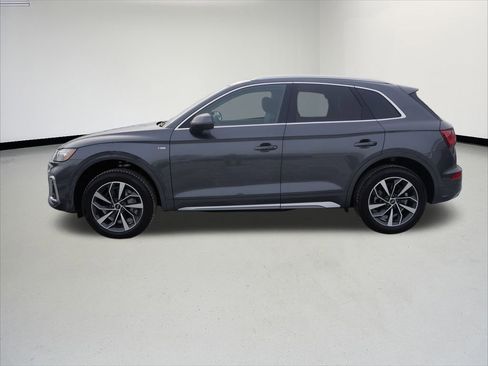 Certified 2023 Audi Q5 2.0T Premium w/ Convenience Package image 2