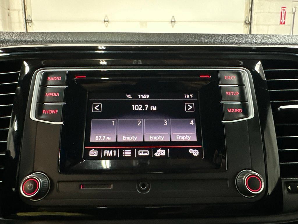 Used 2019 Volkswagen Beetle 2.0T S FWD image 28