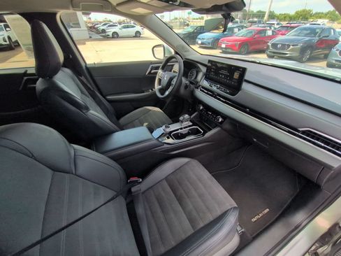 Used 2025 Mitsubishi Outlander SE AWD/4WD image 31
