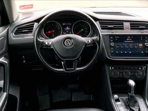 Used 2019 Volkswagen Tiguan SE w/ Panoramic Sunroof Package AWD/4WD image 7