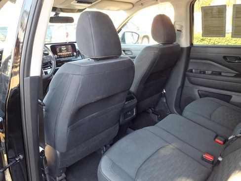 Certified 2025 Nissan Pathfinder SV FWD image 26