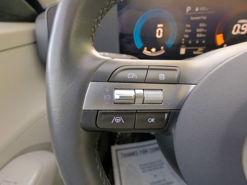 Used 2025 Hyundai Kona SEL image 37