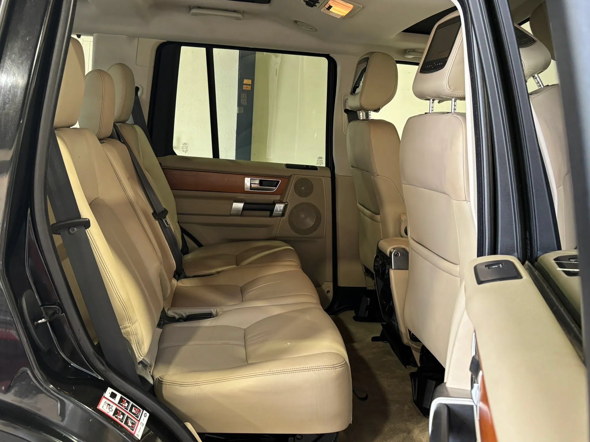 Used 2011 Land Rover LR4 HSE LUX AWD/4WD image 19