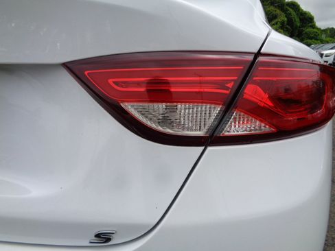 Used 2015 Chrysler 200 S image 13