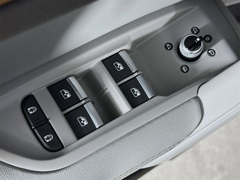 Certified 2022 Audi Q5 2.0T Premium Plus w/ Premium Plus Package image 18