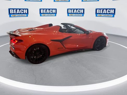 Used 2025 Chevrolet Corvette Z06 RWD image 9
