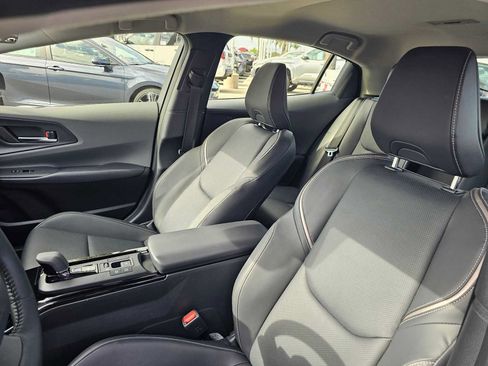Certified 2026 Toyota Prius XLE FWD image 21