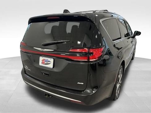 Used 2022 Chrysler Pacifica Pinnacle AWD/4WD image 5