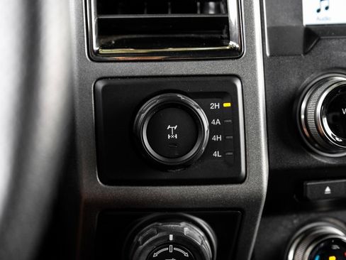 Used 2018 Ford F150 Raptor w/ Equipment Group 802A Luxury image 39