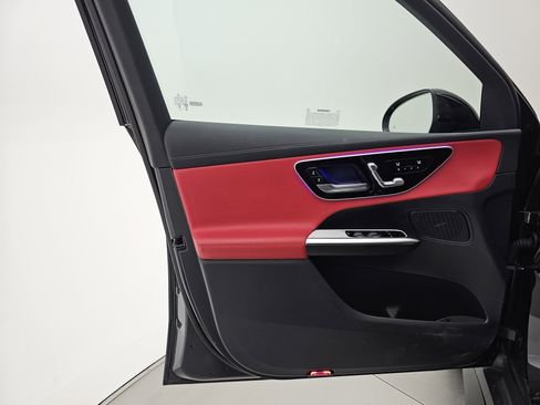 Used 2025 Mercedes-Benz GLC 43 AMG AMG GLC 43 image 11