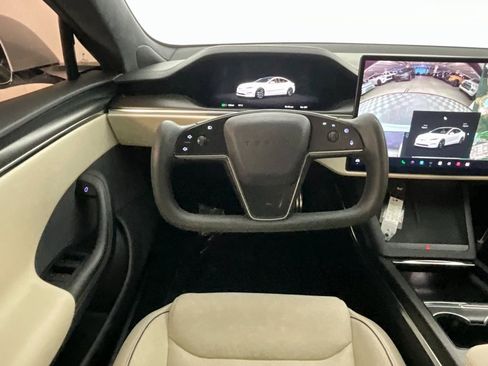 Used 2021 Tesla Model S Plaid image 11