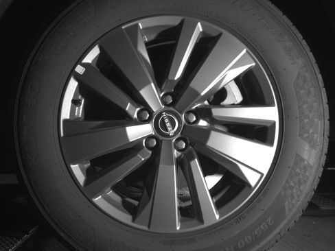 Used 2025 Nissan Pathfinder SV image 14