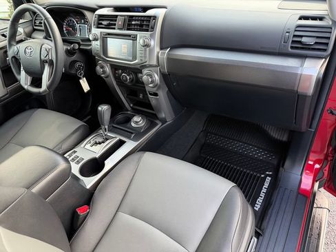 Certified 2017 Toyota 4Runner SR5 Premium AWD/4WD image 20