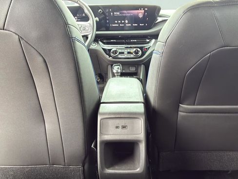 Used 2025 Buick Envista Sport Touring w/ Convenience I Package FWD image 21