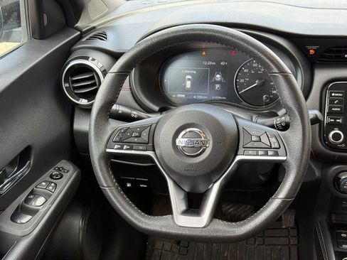 Used 2021 Nissan Kicks SR image 12