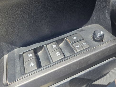 Used 2019 Toyota Tacoma TRD Sport w/ Technology Package RWD image 17