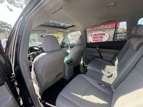 Used 2011 Toyota Highlander Limited image 35