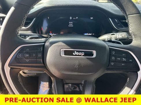 Used 2024 Jeep Grand Cherokee L Altitude AWD/4WD image 22