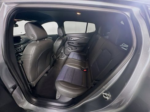 Used 2025 Buick Envista Preferred image 27