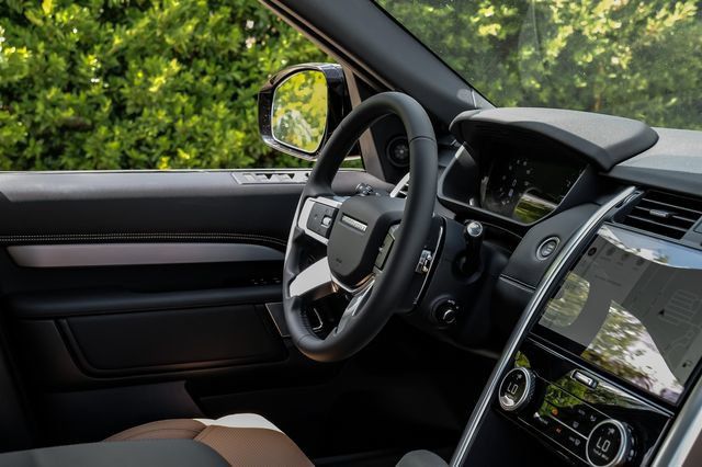 New 2026 Land Rover Discovery Limited Edition AWD/4WD image 20