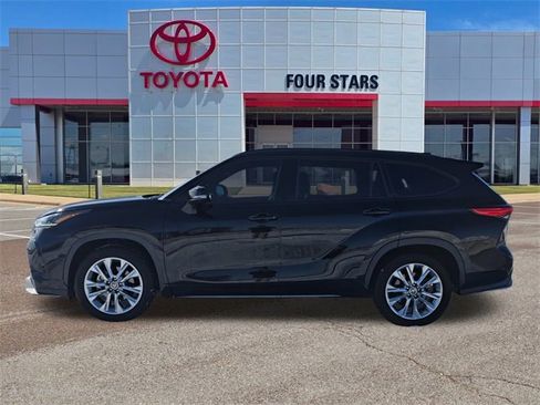 Used 2021 Toyota Highlander XSE image 1