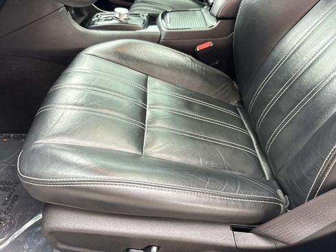 Used 2023 Chrysler 300 S RWD image 27