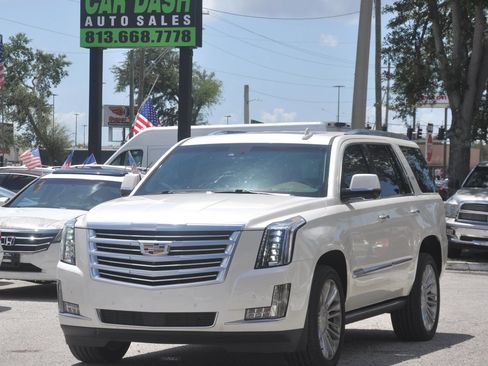 Used 2015 Cadillac Escalade Platinum RWD image 7