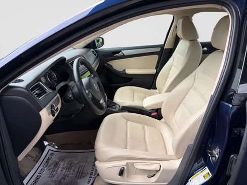 Used 2014 Volkswagen Jetta SE FWD image 12
