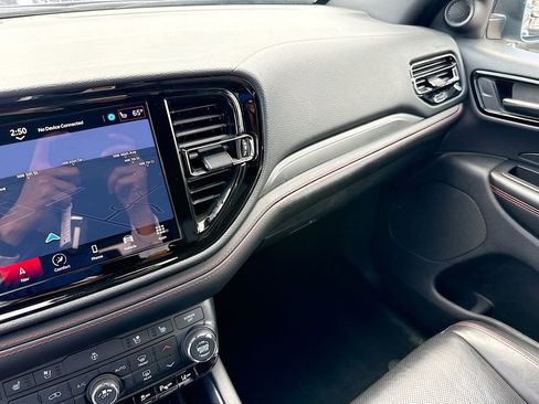 Used 2025 Dodge Durango GT image 24