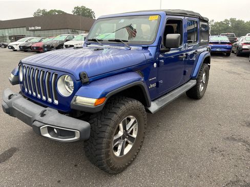 Used 2018 Jeep Wrangler Unlimited Sahara w/ Safety Group AWD/4WD image 6