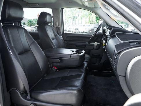 Used 2014 Chevrolet Silverado 2500 LT w/ Custom Sport Truck Package image 33