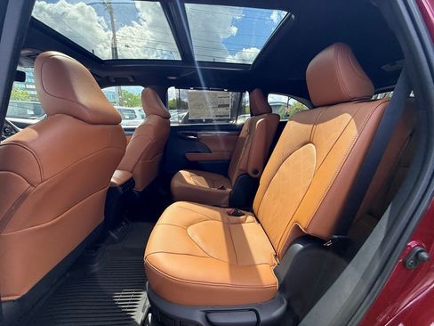 New 2026 Toyota Highlander Platinum image 20