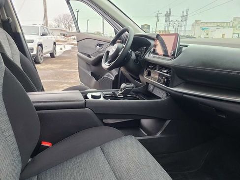 Used 2023 Nissan Rogue SV image 16