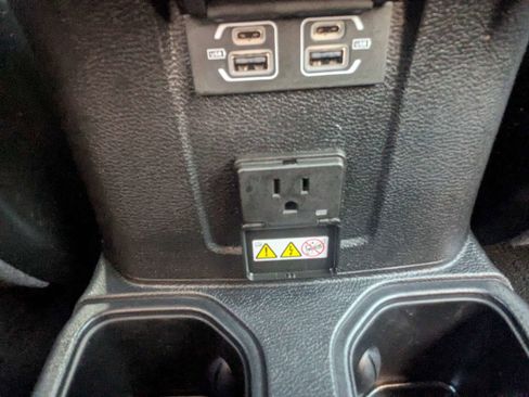 Used 2021 Jeep Wrangler Unlimited Rubicon AWD/4WD image 18