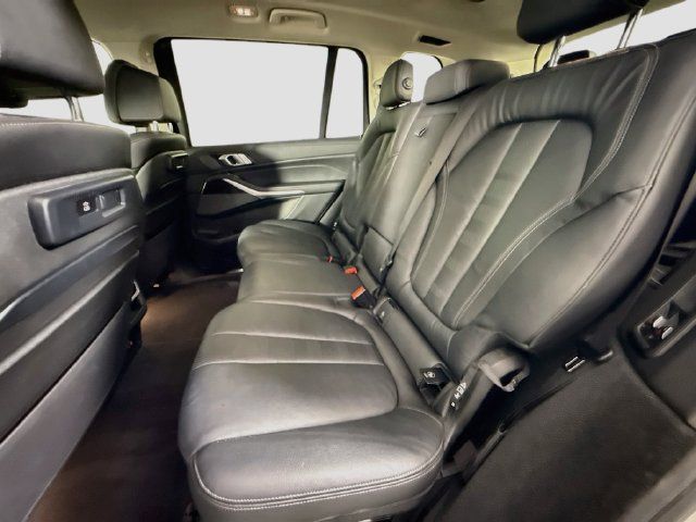 Used 2021 BMW X7 xDrive40i w/ Premium Package AWD/4WD image 24