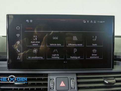 Used 2024 Audi SQ5 Prestige image 17