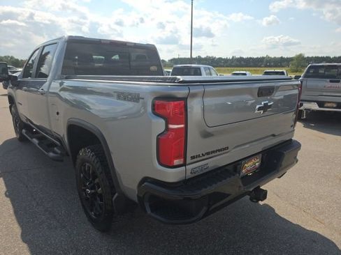 Used 2025 Chevrolet Silverado 3500 LT w/ Trail Boss Package AWD/4WD image 3