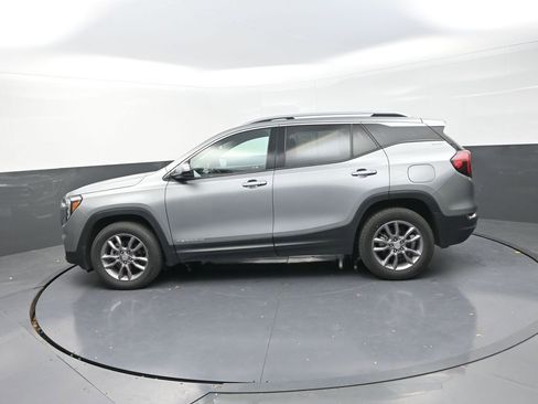 Used 2023 GMC Terrain SLT image 5